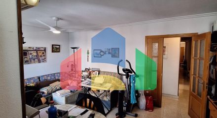 Квартира с 2 спальнями и 2 ванными комнатами и гаражом на улице Аполо Квартира с 2 спальнями и 2 ванными комнатами и гаражом на улице Аполо