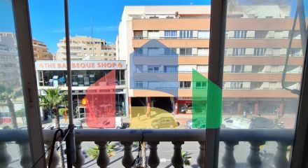 Квартира с 2 спальнями и 2 ванными комнатами и гаражом на улице Аполо Квартира с 2 спальнями и 2 ванными комнатами и гаражом на улице Аполо