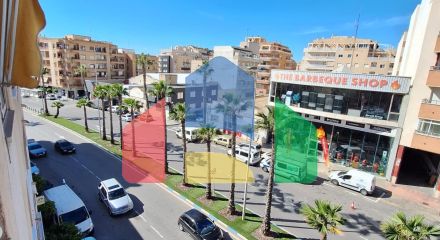 Квартира с 2 спальнями и 2 ванными комнатами и гаражом на улице Аполо Квартира с 2 спальнями и 2 ванными комнатами и гаражом на улице Аполо