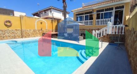 SPECTACULAR VILLA WITH 6 BEDROOMS AND 4 BATHROOMS IN AGUAS NUEVAS