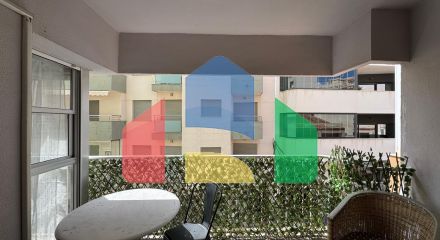 АПАРТАМЕНТЫ В 300 МЕТРАХ ОТ ПЛЯЖА. 3 СПАЛЬНИ. 2 ВАННЫЕ КОМНАТЫ. 92 М2 ПЛОЩАДЪ.