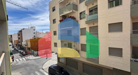 АПАРТАМЕНТЫ В 300 МЕТРАХ ОТ ПЛЯЖА. 3 СПАЛЬНИ. 2 ВАННЫЕ КОМНАТЫ. 92 М2 ПЛОЩАДЪ.