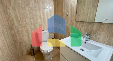 АПАРТАМЕНТЫ В 300 МЕТРАХ ОТ ПЛЯЖА. 3 СПАЛЬНИ. 2 ВАННЫЕ КОМНАТЫ. 92 М2 ПЛОЩАДЪ.