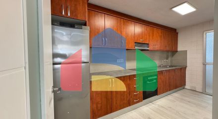 АПАРТАМЕНТЫ В 300 МЕТРАХ ОТ ПЛЯЖА. 3 СПАЛЬНИ. 2 ВАННЫЕ КОМНАТЫ. 92 М2 ПЛОЩАДЪ.