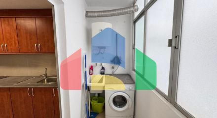 АПАРТАМЕНТЫ В 300 МЕТРАХ ОТ ПЛЯЖА. 3 СПАЛЬНИ. 2 ВАННЫЕ КОМНАТЫ. 92 М2 ПЛОЩАДЪ.