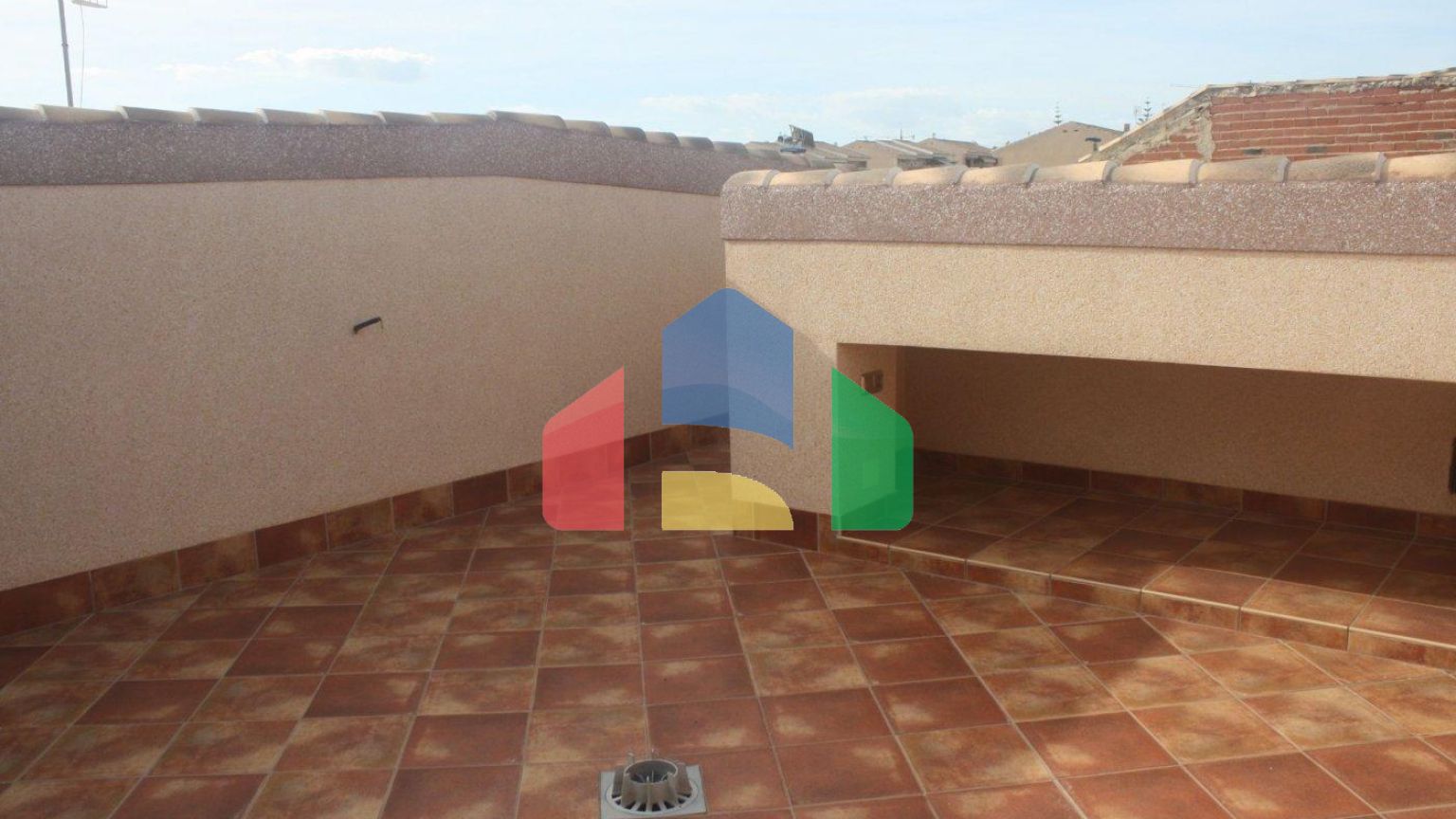 КРАСИВЫЙ ТАУНХАУС В ЛОС АЛЬТОС, ТОРРЕВЬЕХА