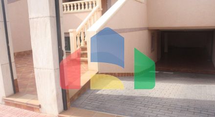 КРАСИВЫЙ ТАУНХАУС В ЛОС АЛЬТОС, ТОРРЕВЬЕХА