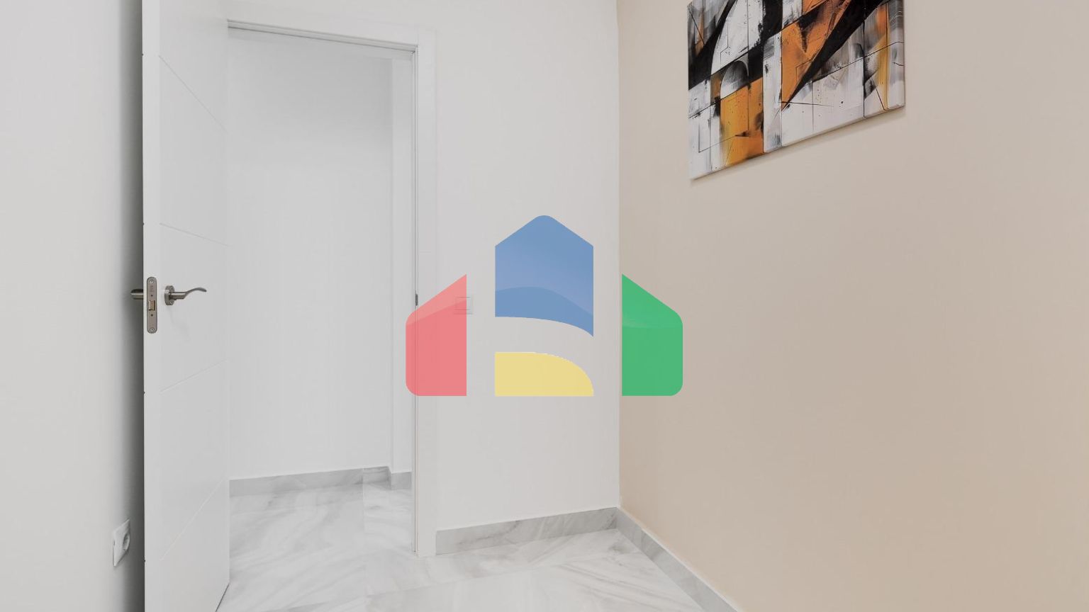 Современная квартира в Торревьехе всего в нескольких шагах от пляжа — 3 спальни, 2 ванной комнаты и патио в ÑÐµÐ½Ñ