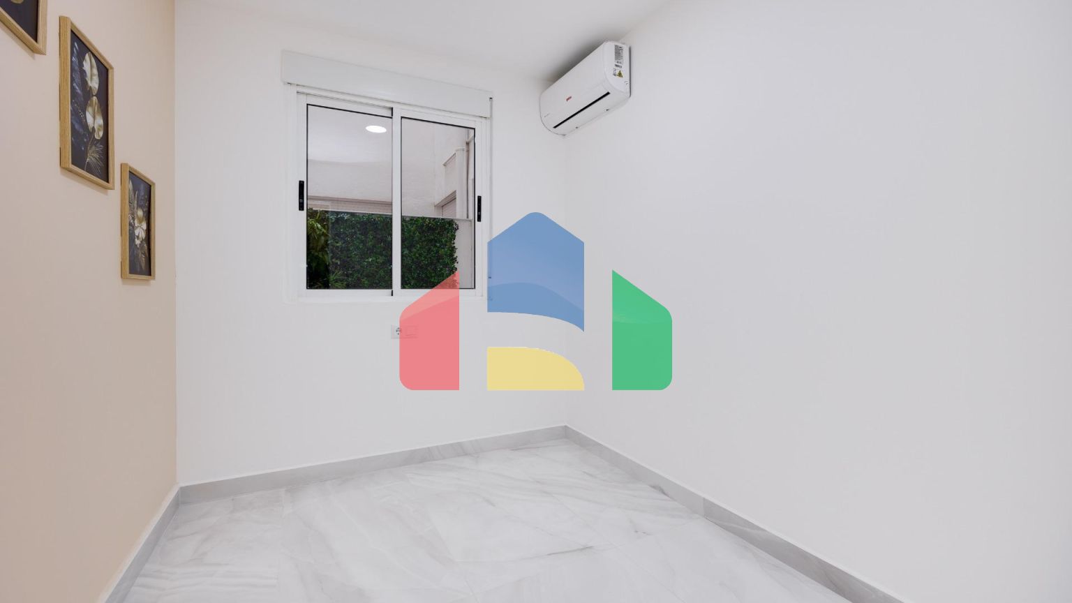 Современная квартира в Торревьехе всего в нескольких шагах от пляжа — 3 спальни, 2 ванной комнаты и патио в ÑÐµÐ½Ñ