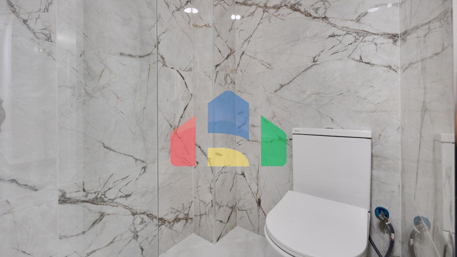 Современная квартира в Торревьехе всего в нескольких шагах от пляжа — 3 спальни, 2 ванной комнаты и патио в ÑÐµÐ½Ñ