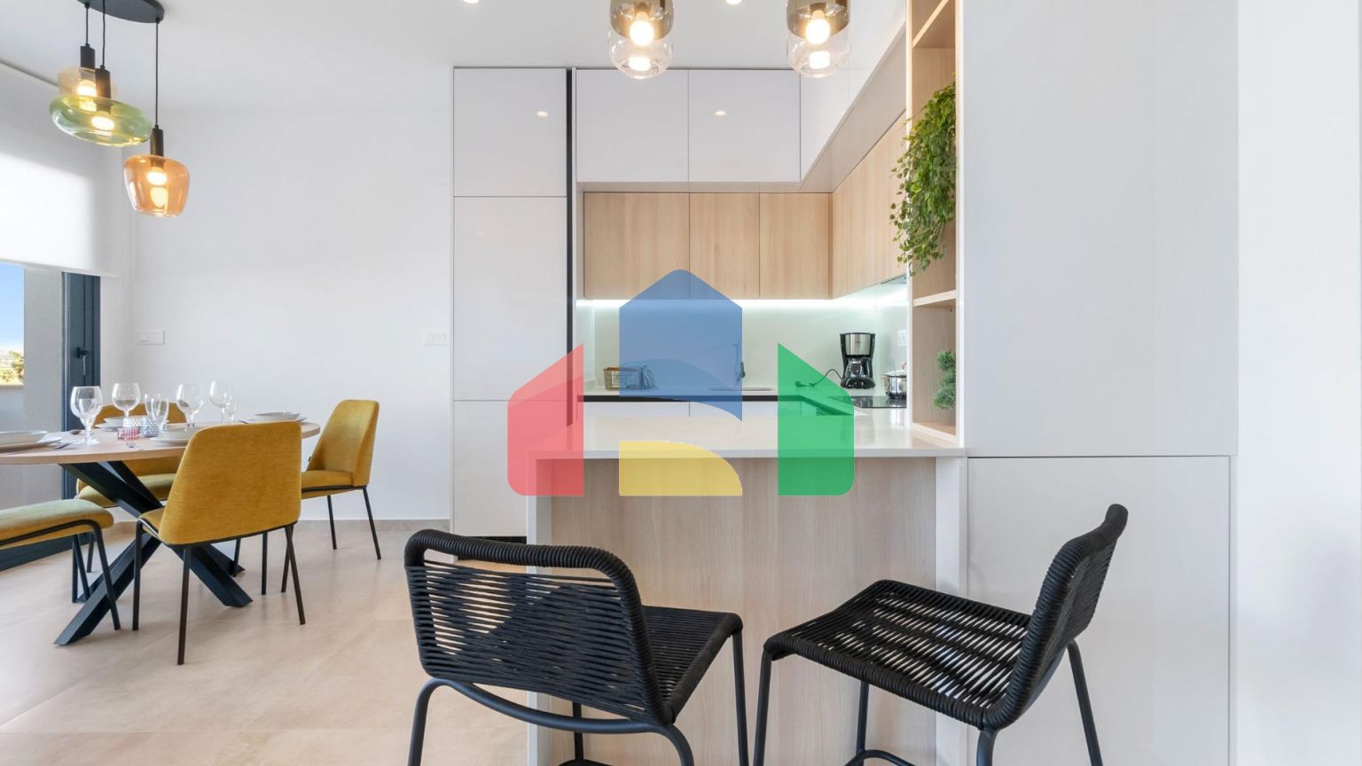 НОВЫЙ ЖИЛОЙ КОМПЛЕКС БУНГАЛО В ЛОС БАЛКОНЕС