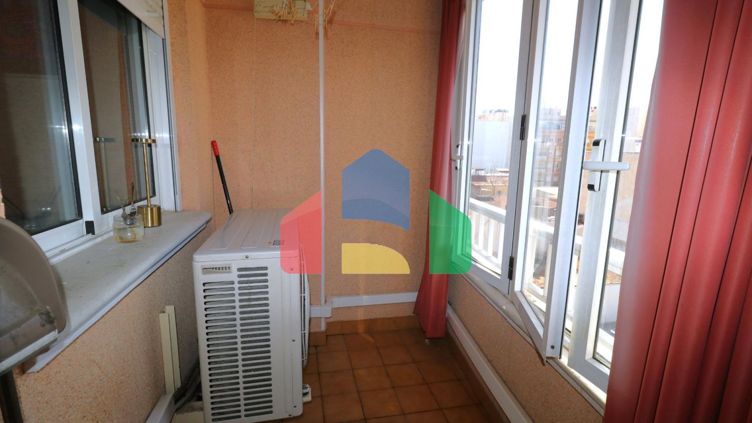 Широкая квартира в центре с тремя спальнями в Тореевьехе