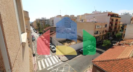 Широкая квартира в центре с тремя спальнями в Тореевьехе Широкая квартира в центре с тремя спальнями в Тореевьехе