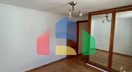 ВИЛЛА ПАРЕАДА С УЧАСТКОМ 412 М2 И ПРИВАТНЫМ БАССЕЙНОМ. 4 СПАЛЬНИ. 2 ВАННЫЕ. ПЛОЩАДЪ ДОМА 192 М2.