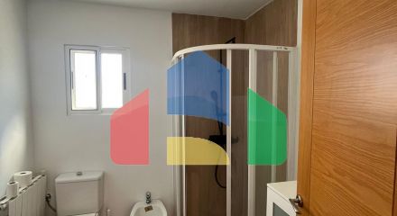 ВИЛЛА ПАРЕАДА С УЧАСТКОМ 412 М2 И ПРИВАТНЫМ БАССЕЙНОМ. 4 СПАЛЬНИ. 2 ВАННЫЕ. ПЛОЩАДЪ ДОМА 192 М2.