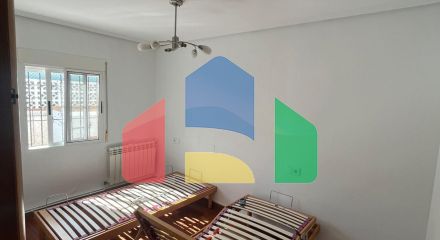 ВИЛЛА ПАРЕАДА С УЧАСТКОМ 412 М2 И ПРИВАТНЫМ БАССЕЙНОМ. 4 СПАЛЬНИ. 2 ВАННЫЕ. ПЛОЩАДЪ ДОМА 192 М2.