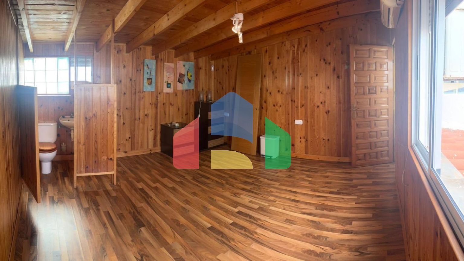 ВИЛЛА ПАРЕАДА С УЧАСТКОМ 412 М2 И ПРИВАТНЫМ БАССЕЙНОМ. 4 СПАЛЬНИ. 2 ВАННЫЕ. ПЛОЩАДЪ ДОМА 192 М2.