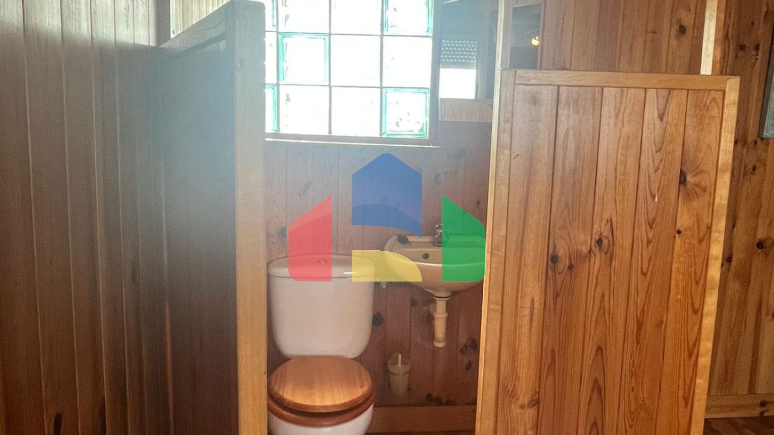 ВИЛЛА ПАРЕАДА С УЧАСТКОМ 412 М2 И ПРИВАТНЫМ БАССЕЙНОМ. 4 СПАЛЬНИ. 2 ВАННЫЕ. ПЛОЩАДЪ ДОМА 192 М2.