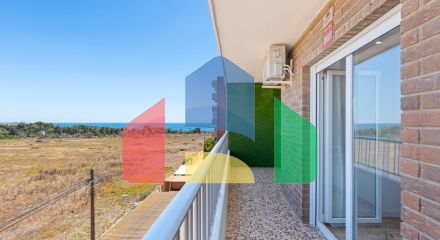RENOVATED APARTMENT WITH SEA VIEWS! 2 BEDROOMS, 2 BATHROOMS. COMMUNAL POOL. BEACH 500 METERS AWAY.