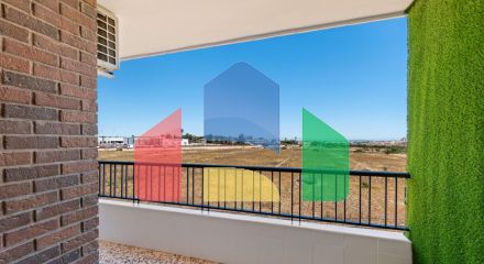 RENOVATED APARTMENT WITH SEA VIEWS! 2 BEDROOMS, 2 BATHROOMS. COMMUNAL POOL. BEACH 500 METERS AWAY.
