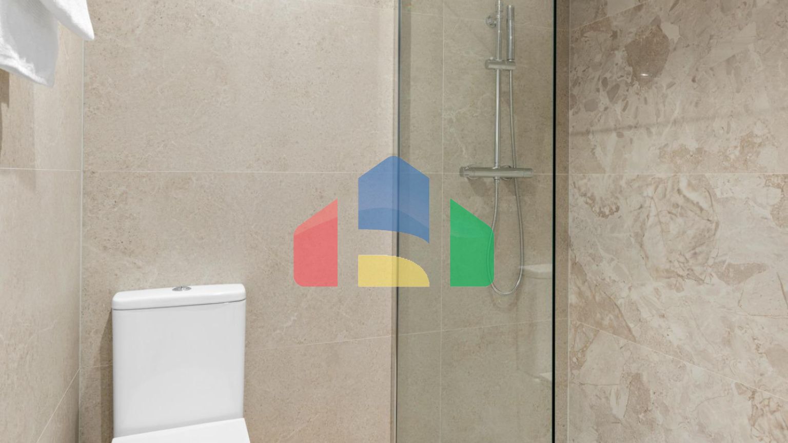 АПАРТАМЕНТЫ ПОСЛЕ РЕМОНТА С ВИДОМ НА МОРЕ! 2 СПАЛЬНИ. 2 ВАННЫЕ КОМНАТЫ. БАССЕЙН. ПЛЯЖ В 500 МЕТРАХ.