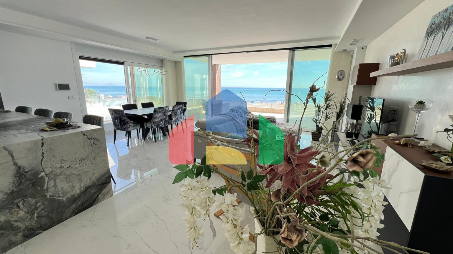 Великолепная ВИЛЛА У МОРЯ, ЛА МАТА