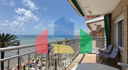 ПЕРВАЯ ЛИНИЯ! АПАРТАМЕНТЫ С ПРЯМЫМ ВИДОМ НА МОРЕ! ПОЛЕЗНАЯ ПЛОЩЯДЪ 101 М2. 3 СПАЛЬНИ. 2 ВАННЫЕ КОМНАТЫ.