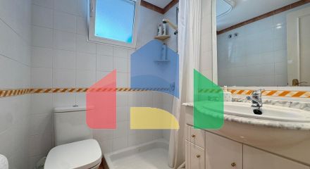 ПЕРВАЯ ЛИНИЯ! АПАРТАМЕНТЫ С ПРЯМЫМ ВИДОМ НА МОРЕ! ПОЛЕЗНАЯ ПЛОЩЯДЪ 101 М2. 3 СПАЛЬНИ. 2 ВАННЫЕ КОМНАТЫ.