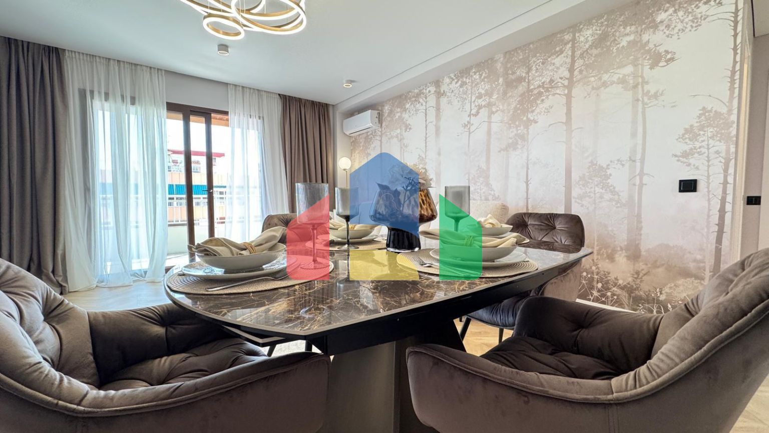 КВАРТИРА НА ПЕРВОЙ ЛИНИИ ПОСЛЕ КАП. РЕМОНТА! ПРЯМОЙ ВИД НА МОРЕ! 3 СПАЛЬНИ. 2 ВАННЫЕ. 90 М2.