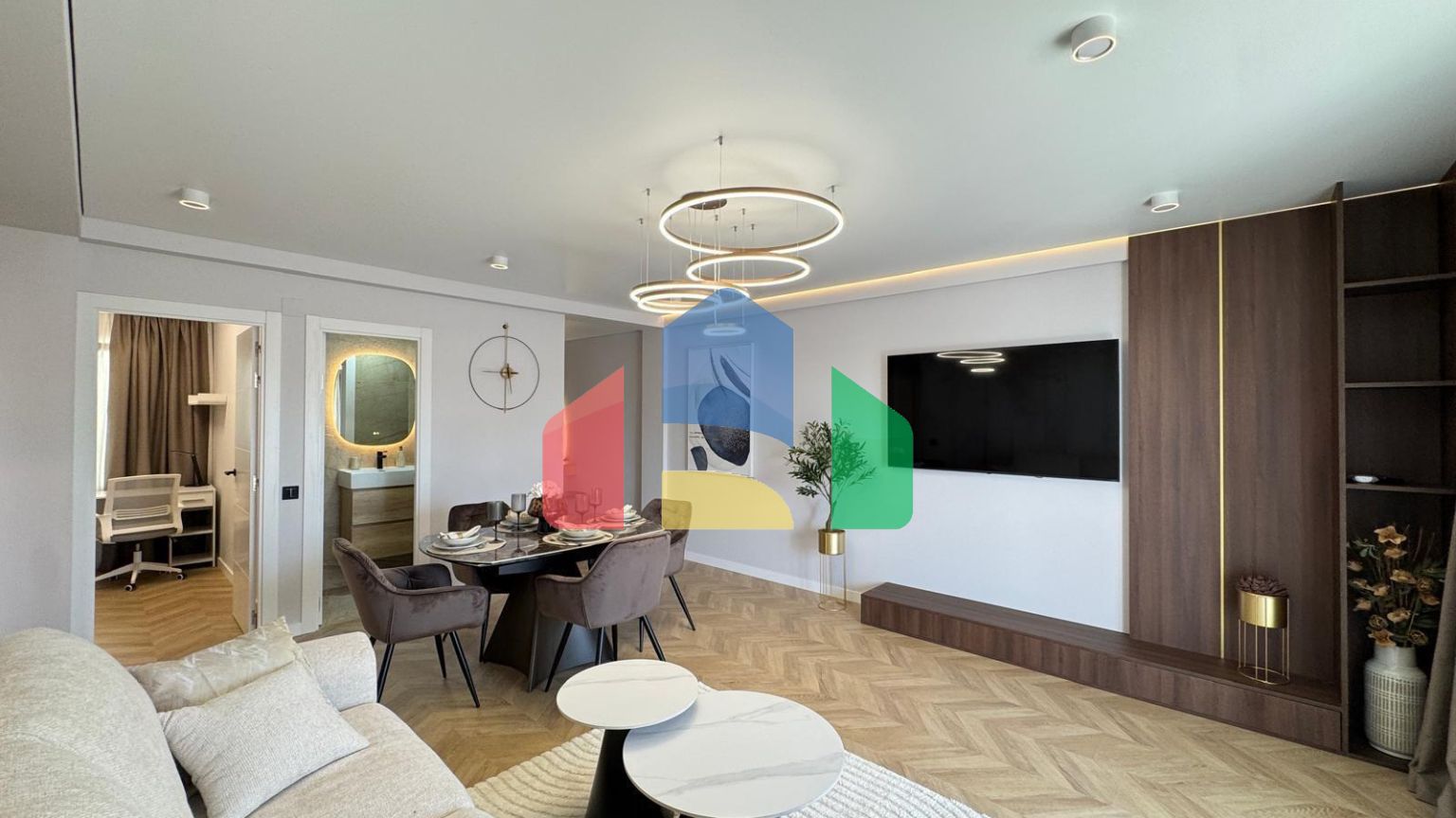 КВАРТИРА НА ПЕРВОЙ ЛИНИИ ПОСЛЕ КАП. РЕМОНТА! ПРЯМОЙ ВИД НА МОРЕ! 3 СПАЛЬНИ. 2 ВАННЫЕ. 90 М2.