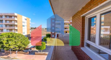 АПАРТАМЕНТЫ ВОЗЛЕ ПЛЯЖА. 3 СПАЛЬНИ. 2 ВАННЫЕ КОМНАТЫ. ТЕРРАСА 23 М2. ПЛЯЖ В 300 М.