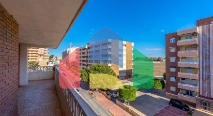 АПАРТАМЕНТЫ ВОЗЛЕ ПЛЯЖА. 3 СПАЛЬНИ. 2 ВАННЫЕ КОМНАТЫ. ТЕРРАСА 23 М2. ПЛЯЖ В 300 М.