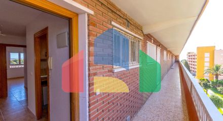 АПАРТАМЕНТЫ ВОЗЛЕ ПЛЯЖА. 3 СПАЛЬНИ. 2 ВАННЫЕ КОМНАТЫ. ТЕРРАСА 23 М2. ПЛЯЖ В 300 М.