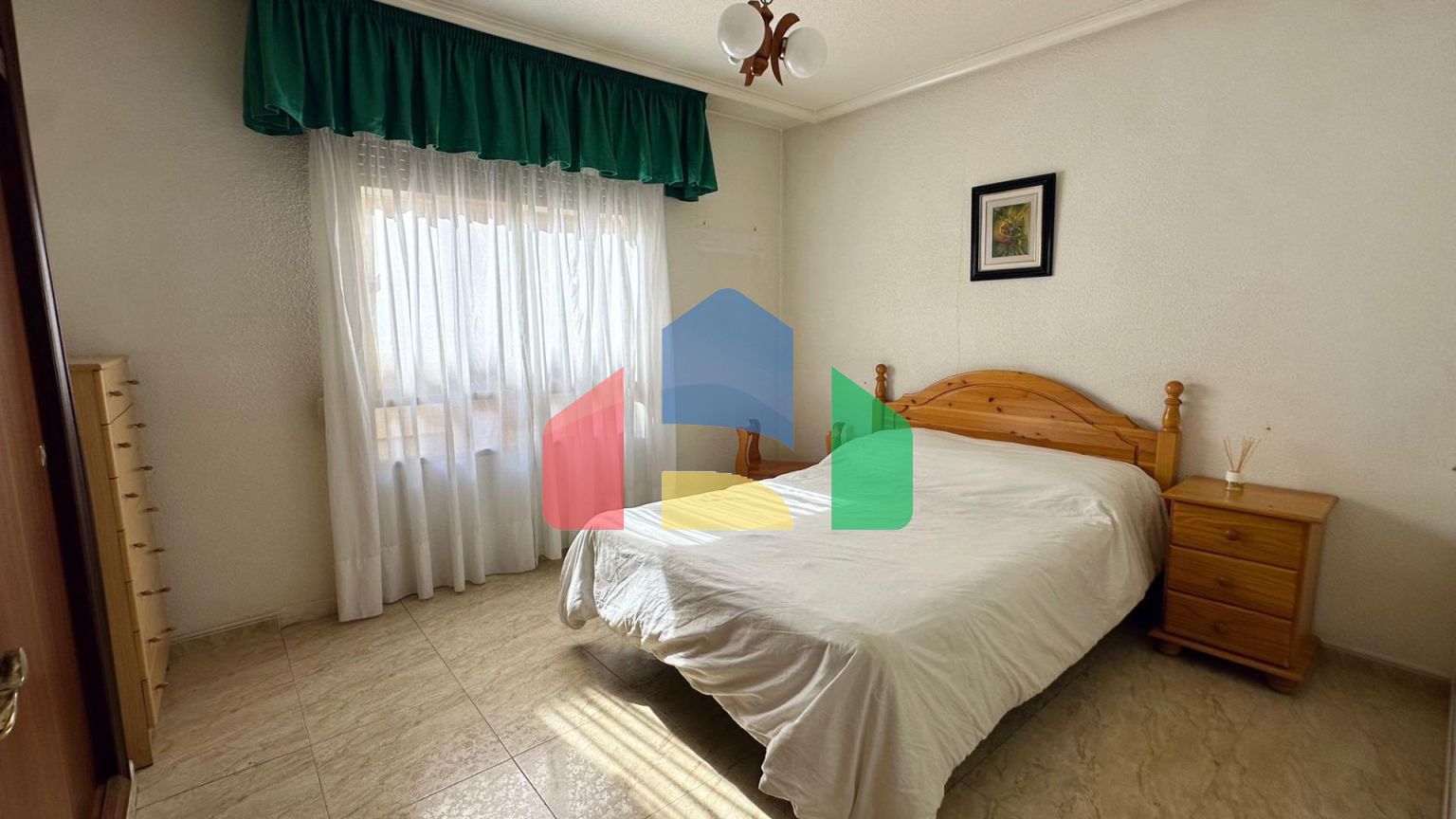 ПЕРВАЯ ЛИНИЯ! 120 М2 АПАТРАМЕНТЫ С ПРЯМЫМ ВИДОМ НА МОРЕ. ПАРКОВОЧНОЕ МЕСТО. 3 СПАЛЬНИ. 2 ВАННЫЕ КОМ.