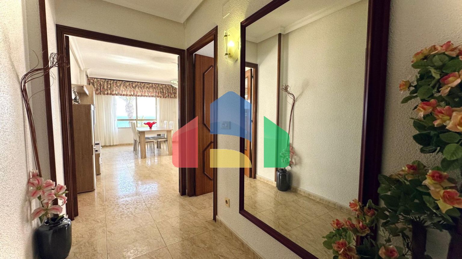 ПЕРВАЯ ЛИНИЯ! 120 М2 АПАТРАМЕНТЫ С ПРЯМЫМ ВИДОМ НА МОРЕ. ПАРКОВОЧНОЕ МЕСТО. 3 СПАЛЬНИ. 2 ВАННЫЕ КОМ.