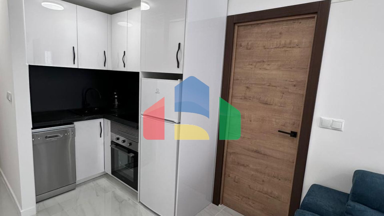 Aпартаментs в Торревьехе в районе Playa Del Cura паркингом!