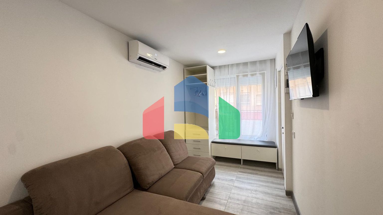 БУНГАЛО ВЕРХНИЙ ЭТАЖ ДУПЛЕКС ПОСЛЕ РЕМОНТА! 105М2. 2 СПАЛЬНИ. 2 ВАННЫЕ КОМНАТЫ. РАЗДЕЛЕН НА ДВА БУНГАЛО ДЛЯ ÐÐÐÐÐÐ