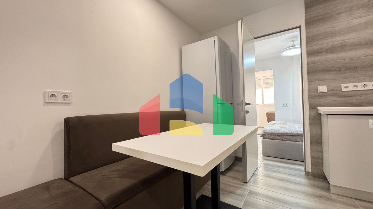 БУНГАЛО ВЕРХНИЙ ЭТАЖ ДУПЛЕКС ПОСЛЕ РЕМОНТА! 105М2. 2 СПАЛЬНИ. 2 ВАННЫЕ КОМНАТЫ. РАЗДЕЛЕН НА ДВА БУНГАЛО ДЛЯ ÐÐÐÐÐÐ