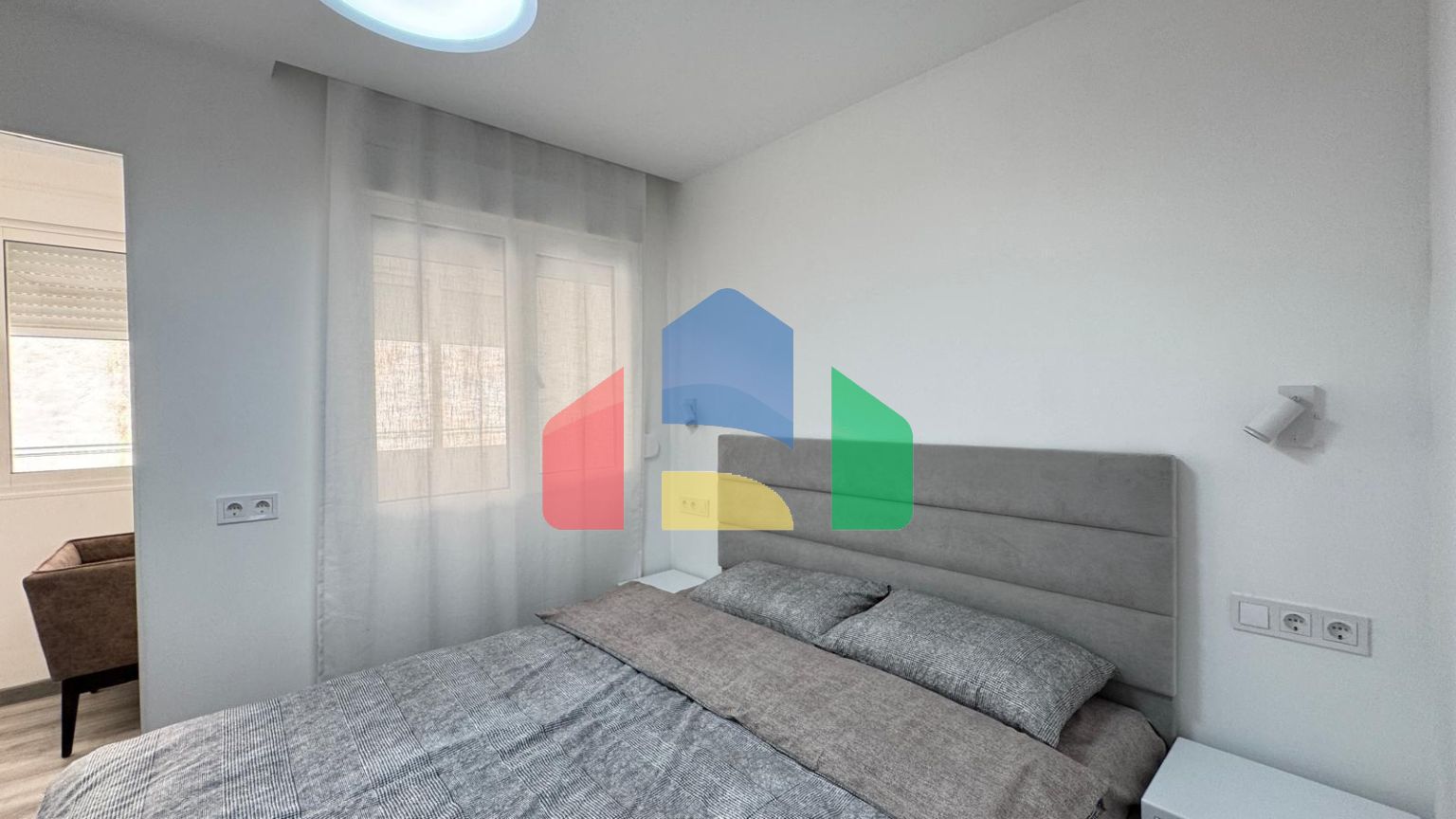 БУНГАЛО ВЕРХНИЙ ЭТАЖ ДУПЛЕКС ПОСЛЕ РЕМОНТА! 105М2. 2 СПАЛЬНИ. 2 ВАННЫЕ КОМНАТЫ. РАЗДЕЛЕН НА ДВА БУНГАЛО ДЛЯ ÐÐÐÐÐÐ