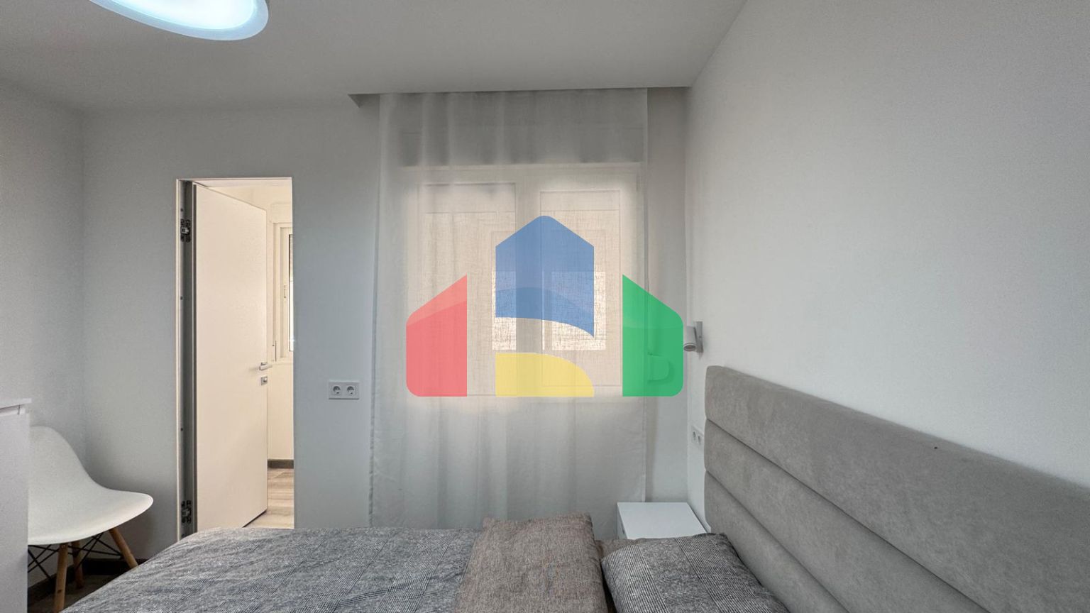 БУНГАЛО ВЕРХНИЙ ЭТАЖ ДУПЛЕКС ПОСЛЕ РЕМОНТА! 105М2. 2 СПАЛЬНИ. 2 ВАННЫЕ КОМНАТЫ. РАЗДЕЛЕН НА ДВА БУНГАЛО ДЛЯ ÐÐÐÐÐÐ