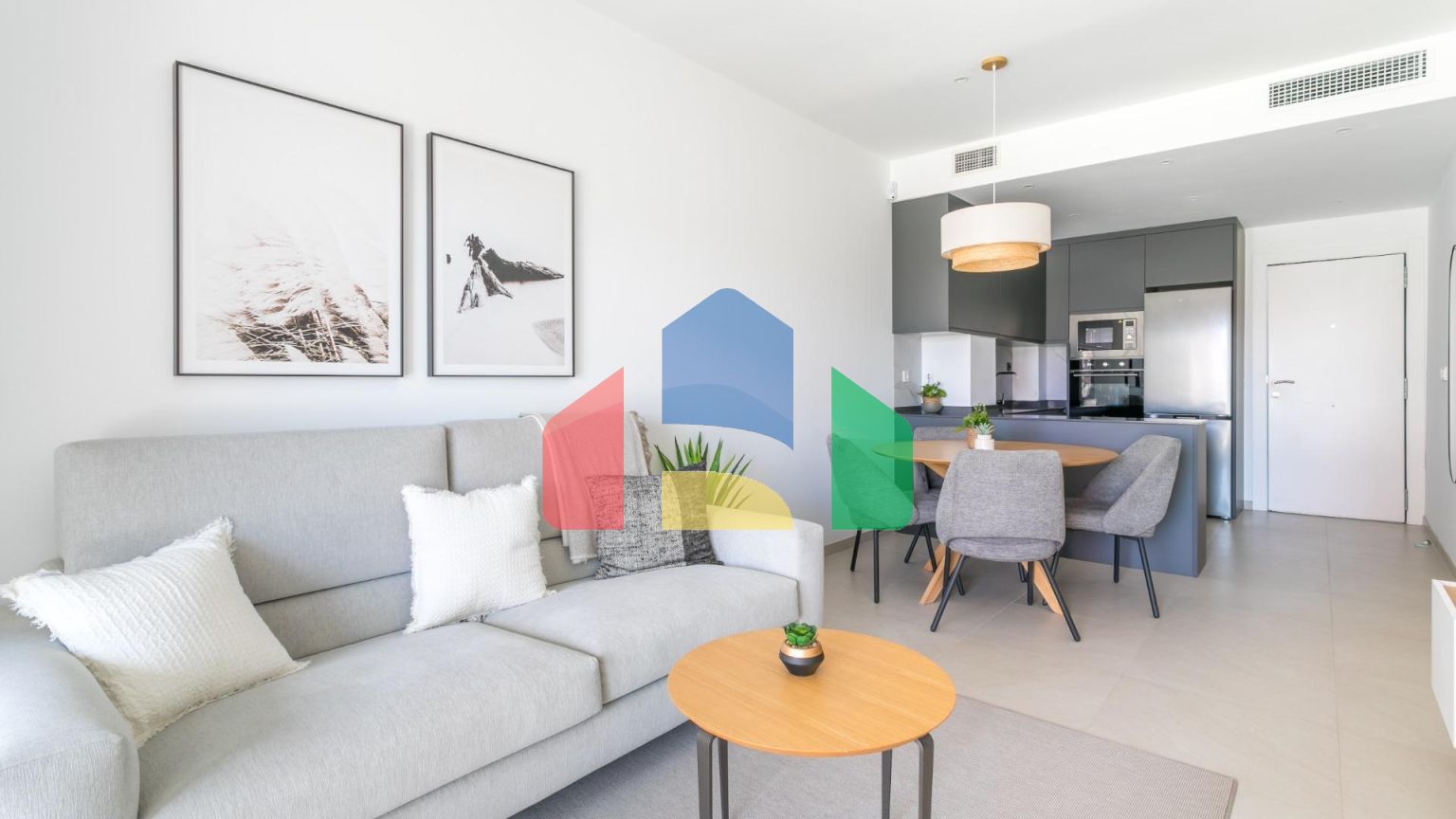 АПАРТАМЕНТЫ С ВИДОМ НА МОРЕ! НОВОСТРОЙ! 2 СПАЛЬНИ. 2 ВАННЫЕ КОМНАТЫ. БАССЕЙН. ПАРКИНГ.