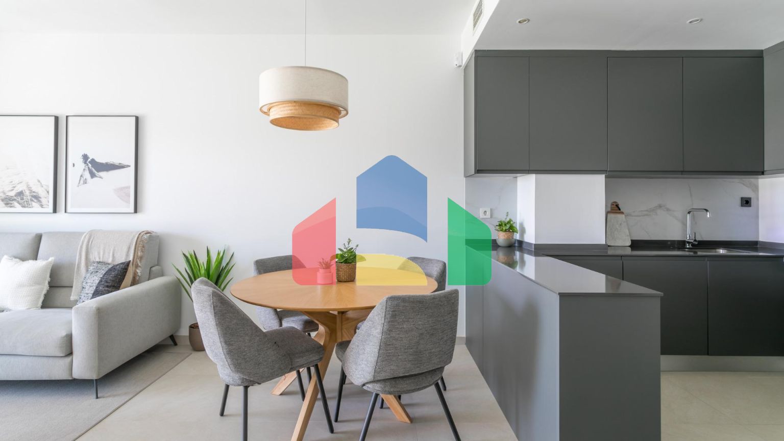 АПАРТАМЕНТЫ С ВИДОМ НА МОРЕ! НОВОСТРОЙ! 2 СПАЛЬНИ. 2 ВАННЫЕ КОМНАТЫ. БАССЕЙН. ПАРКИНГ.