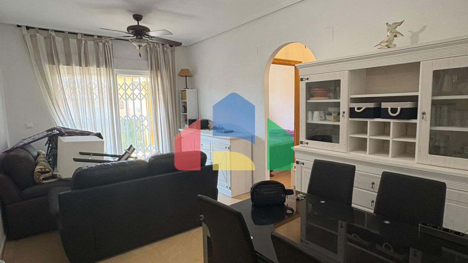 Эксклюзивная квартира в жилом комплексе с общественным бассейном и близостью к пляжу