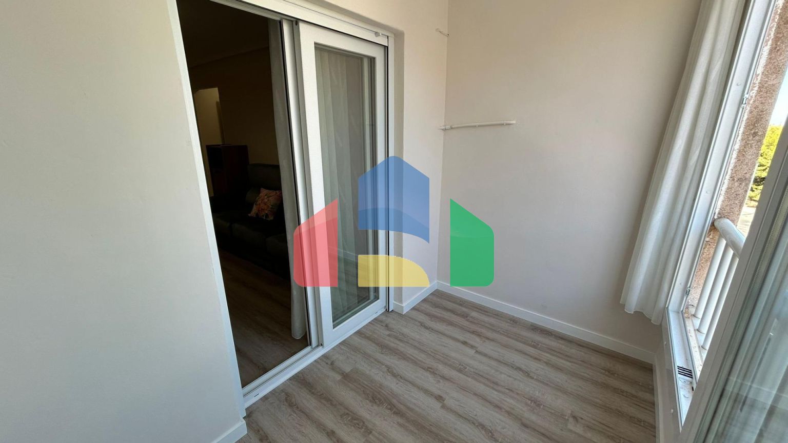 КВАРТИРА ПОСЛЕ РЕМОНТА. ПАРК НАЦИЙ. 2 СПАЛЬНИ. 1 ВАННАЯ. ОБЩИЙ БАССЕЙН.