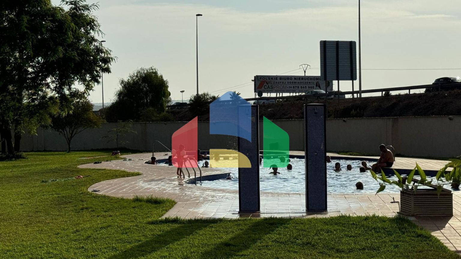 КВАРТИРА ПОСЛЕ РЕМОНТА. ПАРК НАЦИЙ. 2 СПАЛЬНИ. 1 ВАННАЯ. ОБЩИЙ БАССЕЙН.