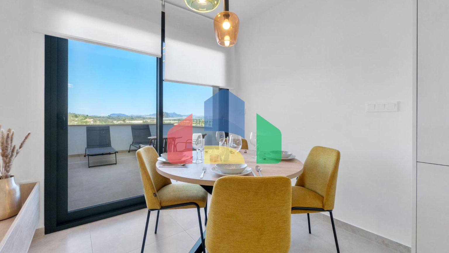 НОВЫЙ ЖИЛОЙ КОМПЛЕКС БУНГАЛО В ЛОС БАЛКОНЕС