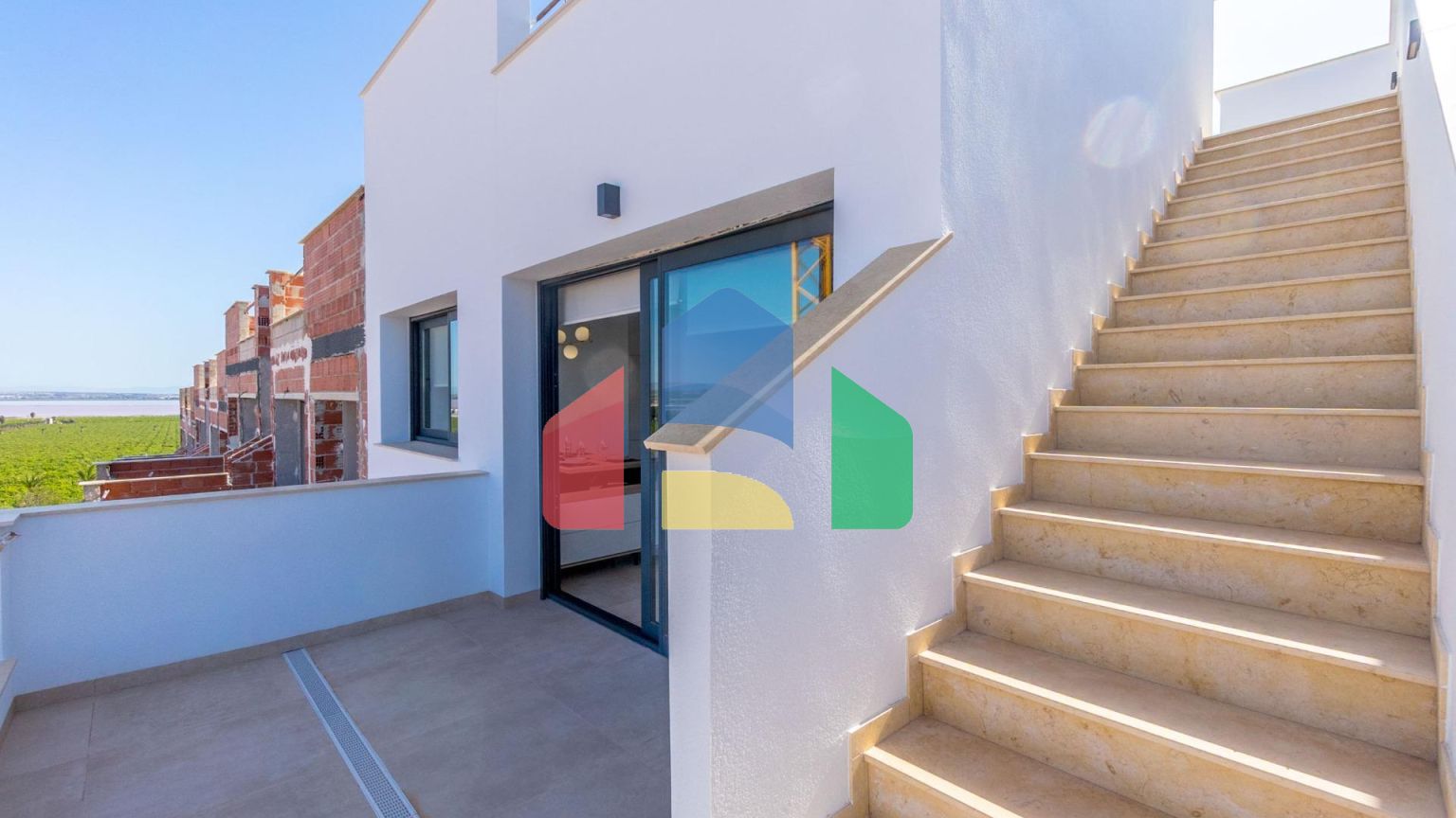 НОВЫЙ ЖИЛОЙ КОМПЛЕКС БУНГАЛО В ЛОС БАЛКОНЕС