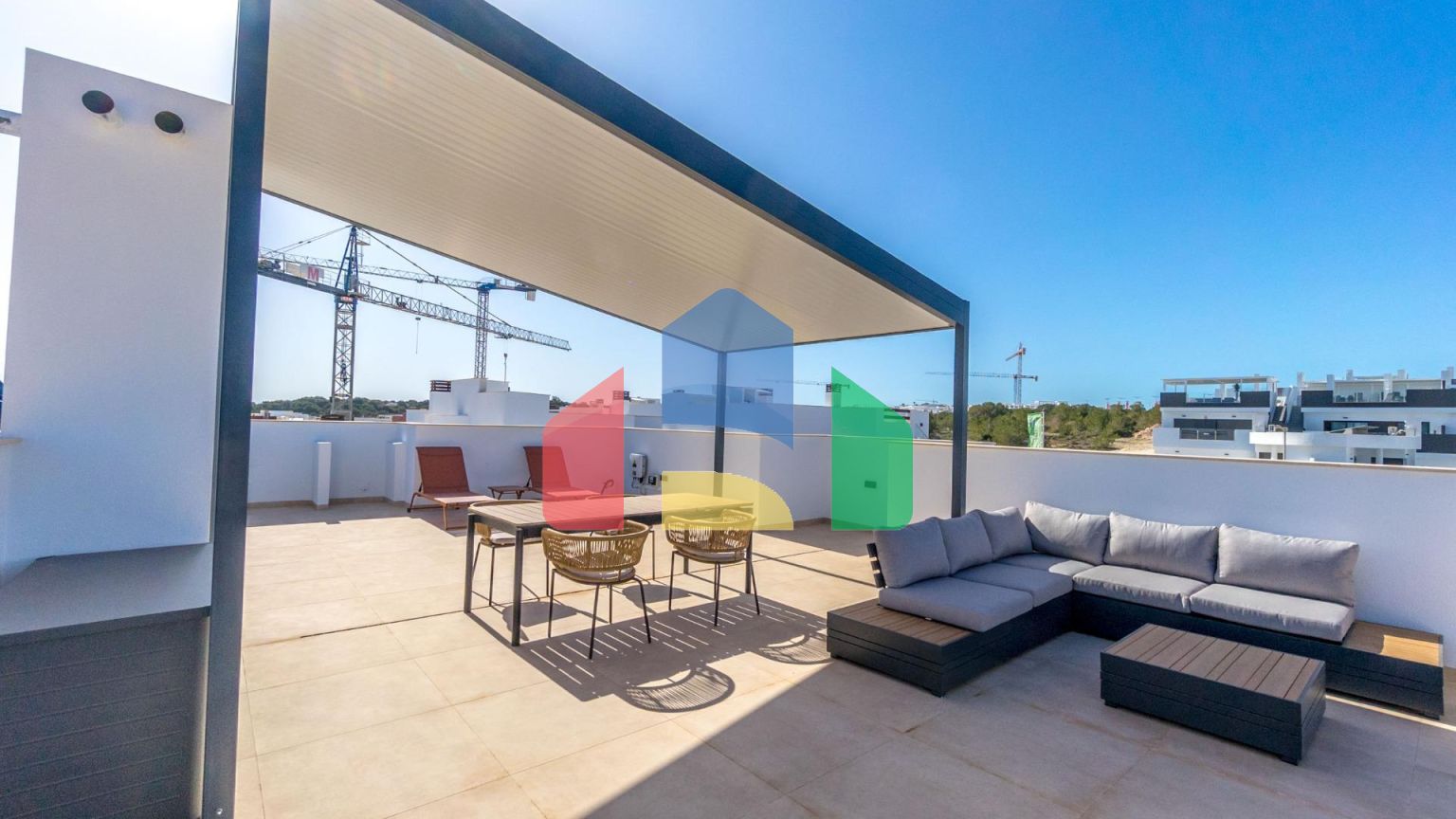 НОВЫЙ ЖИЛОЙ КОМПЛЕКС БУНГАЛО В ЛОС БАЛКОНЕС