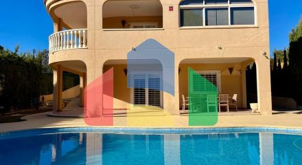 Villa in Torrevieja ID B10467