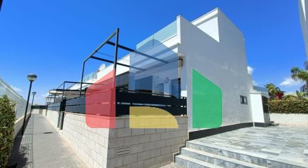 Фантастический и красивый таунхаус в Lomas de Cabo Roig, Orihuela Costa